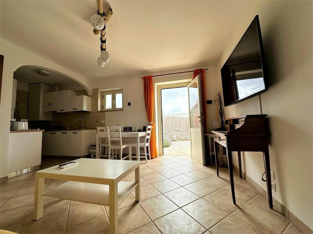 Maison Dei Trulli Apartment Locorotondo Bagian luar foto